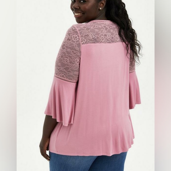 1X Plus Size Torrid Super Soft V-Neck Lace Inset Bell Sleeve top shirt pink 💗 - Picture 4 of 5